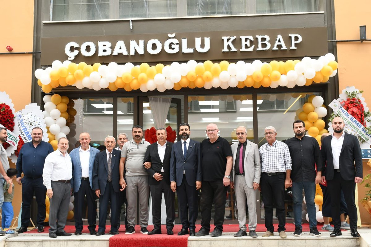 MesutSamanli's tweet photo. Nesilden nesile devam eden bir lezzet olan Çobanoğlu Kebapın açılışını yeni çarşı gastronomi sokağında açtık.Bereketli hayırlı işler diliyorum https://t.co/toISviC1Wu