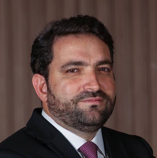 Delateinews's tweet photo. ⚠️AGORA: Advogado e empresário Willer Tomaz, que estava no voo com Flávio Bolsonaro, nega relação com Daniel Vorcaro; em nota, afirma que os passageiros da aeronave foram convidados por ele e que o voo ocorreu entre amigos, sem custo, contrapartida ou benefício de parte a parte. Segundo Tomaz, Vorcaro não pagou, não cedeu, não autorizou e não participou do voo, nem direta nem indiretamente