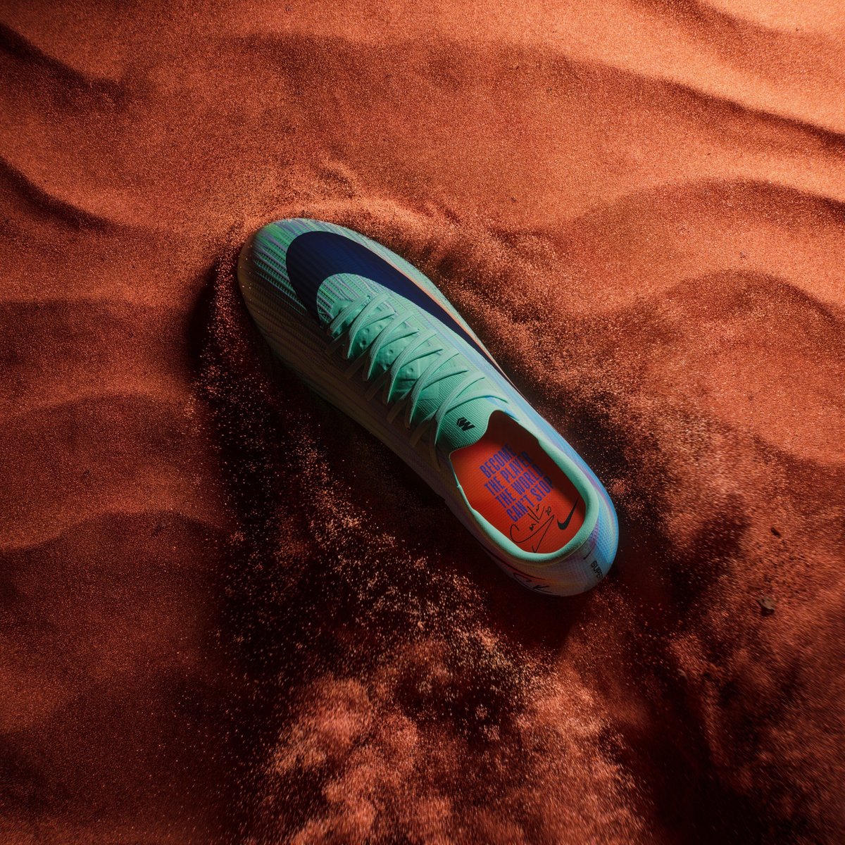 ItmagazineMex's tweet photo. Sam Kerr presenta los Mercurial Superfly diseñados para su alter ego
- #NikeMercurialSuperfly 11 de #SamKerr - https://t.co/beP5IvNGNb