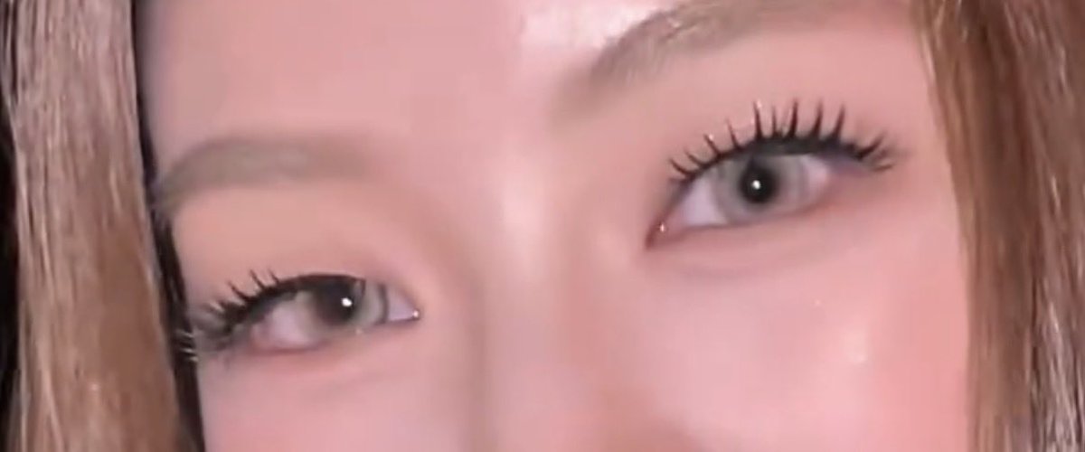 RenaissanceF_'s tweet photo. Okay but I only just got time to watch the clips from today’s event and I CANNOT stop thinking about Miu’s contacts😭
They’re sooo pretty on her!!! Does anyone happen to know what brand/style she’s wearing?🥹🙏🏻 https://t.co/B1Twv98FUD
