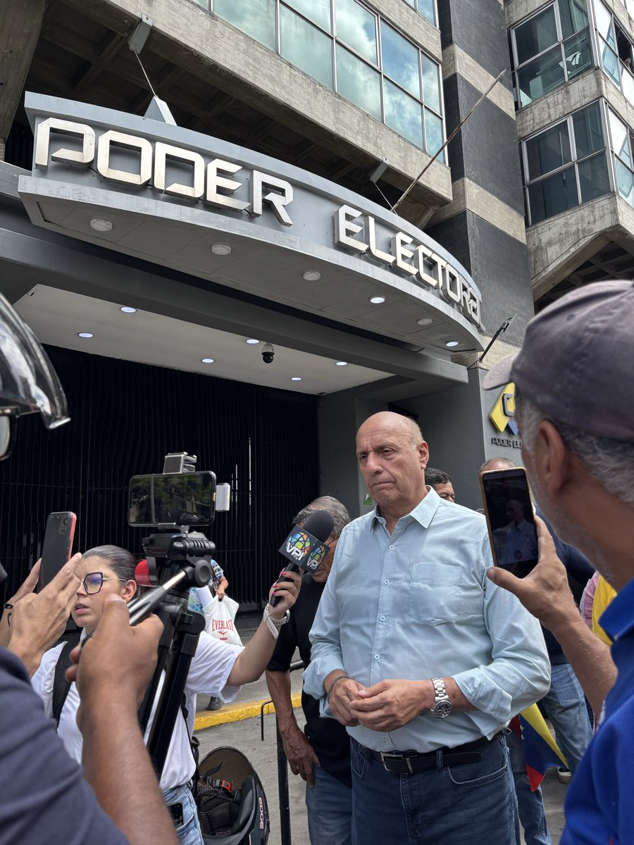 williamsdavila's tweet photo. La exigencia es la misma, Elecciones ya, el regreso de @MariaCorinaYA, el regreso de los exiliados y la liberación de todos los presos políticos. 🇻🇪⛓️‍💥 https://t.co/YhdcFeq1e1