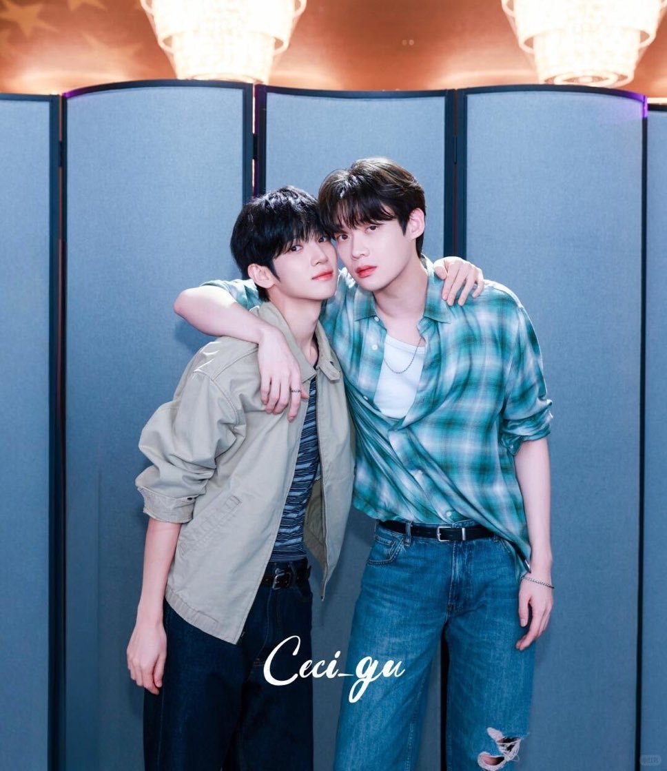 fangirlingy0u's tweet photo. SAYANG SAYANG🐶🐰🫰

©onpict
#kimyoonsik #parksiwoo https://t.co/UviGY6Va6M