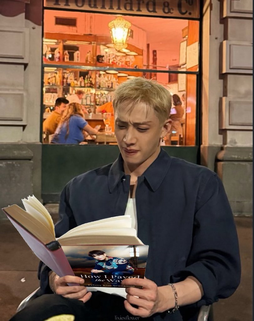 lixiesflower's tweet photo. chan got a signed copy early (he has connections) https://t.co/GxZBL7vMGt