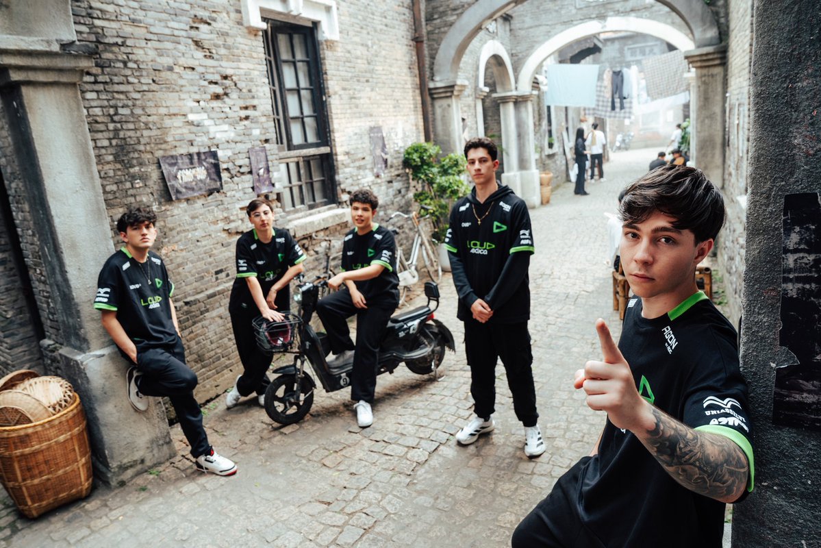 sandr7n's tweet photo. Essa foto é o maior exemplo de AURA que já vi pprt.

TÁ CHEGANDO A HORA FAMÍLIA! 💚

#goLOUD https://t.co/uzv8QaK3K1