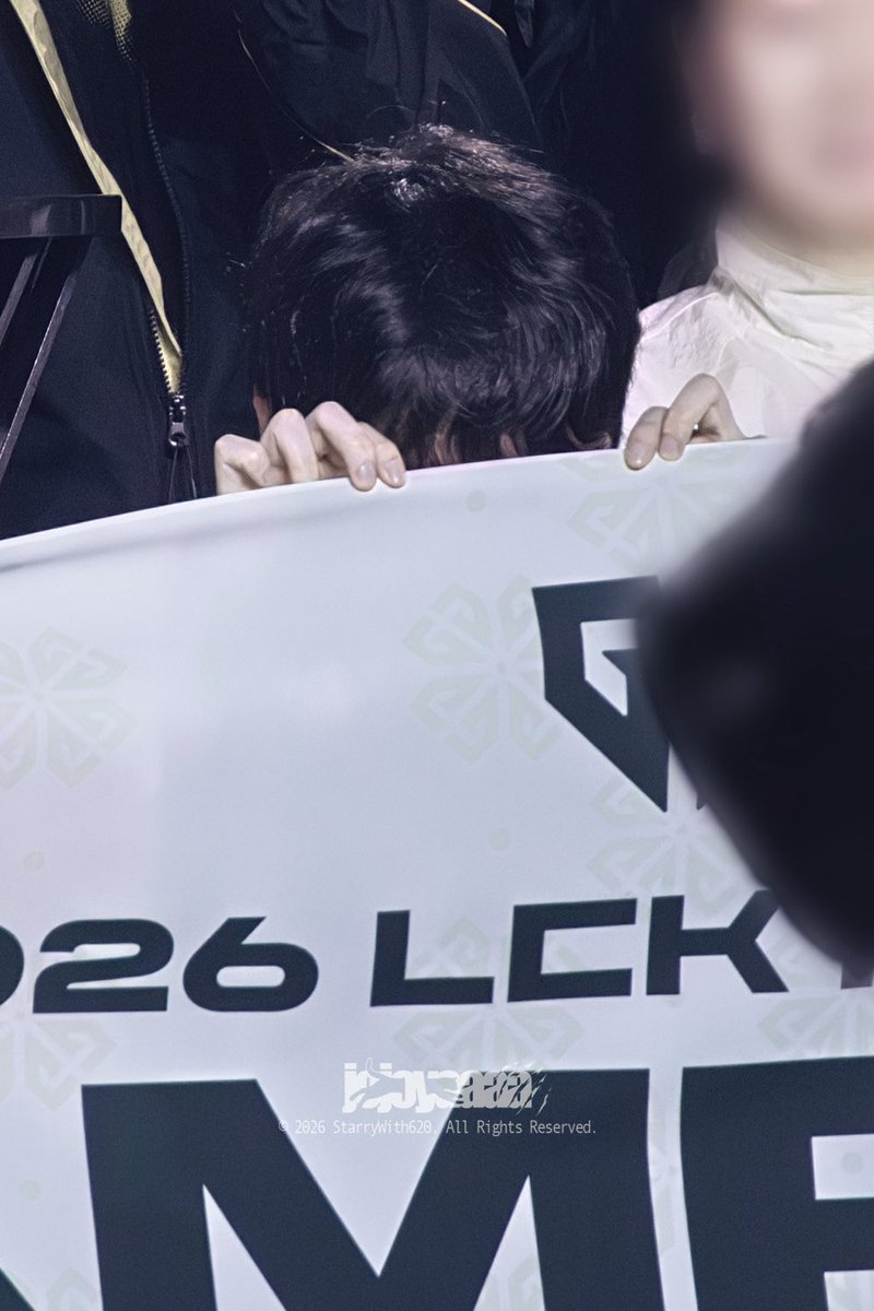 StarryWith620's tweet photo. 260913 LCK Finals
고양이 찾으라!

#쵸비 #Chovy https://t.co/nxSj2tpOaR