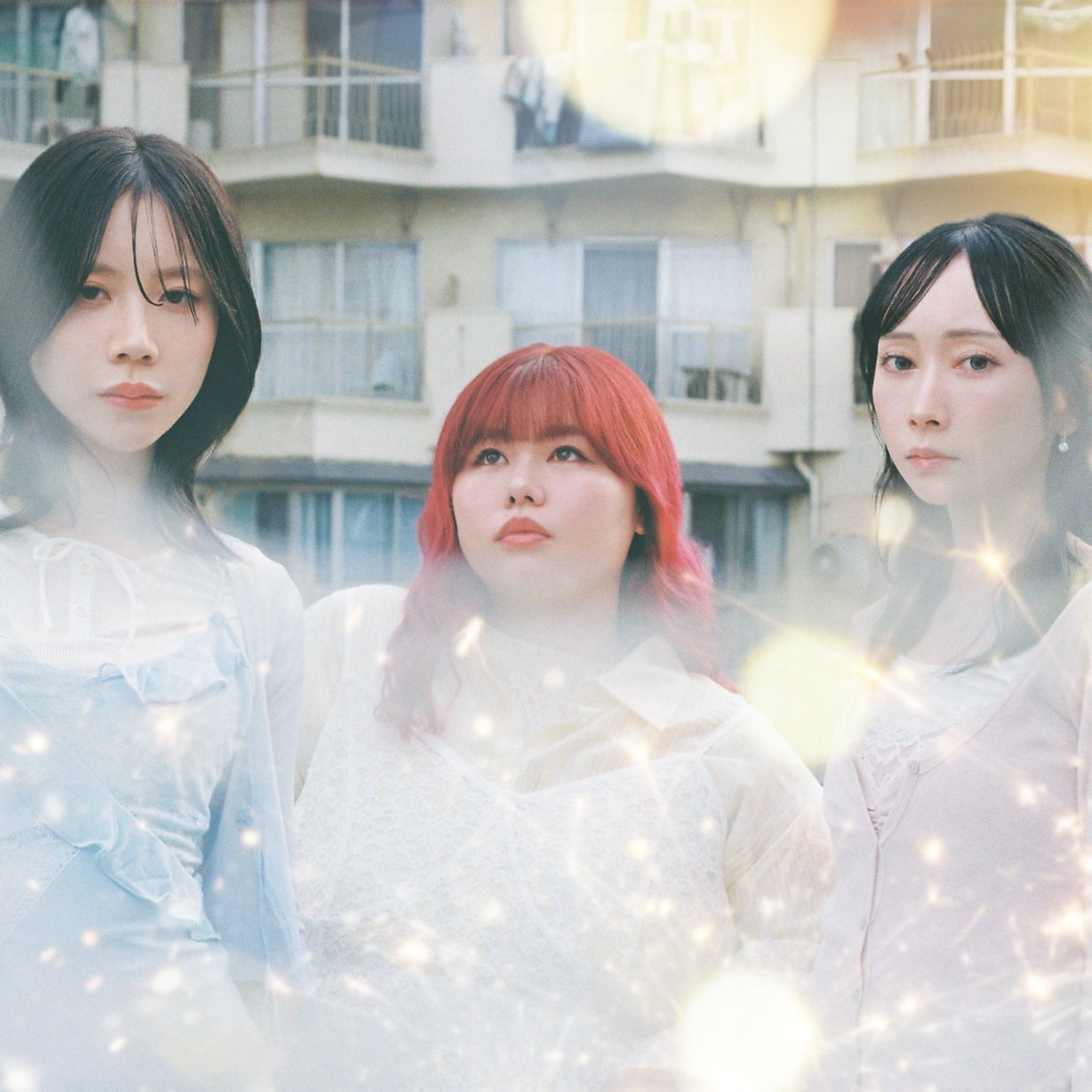crazymagnet3's tweet photo. 【��楽曲配信開始🎇】

Kuremag_ 2nd Single「花火雨」が、各音楽サイトにて配信開始されました🙌✨

この夏の思い出ごと、そっと閉じ込めたような「花火雨」。
Kuremag_の新曲、ぜひお聴きください🎇

◆「花火雨」はこちらからお聴きいただけます！
https://t.co/JqVI6jEkz1

#Kuremag_ #花火雨 https://t.co/R2bN22XiYK