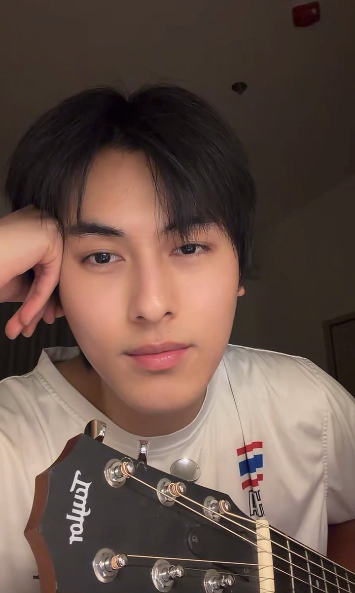 aebigorn's tweet photo. ต้องใช้คำไรวะคือเบ้าหน้านางมันมากกว่าคำว่าหล่อไปไกลมาก https://t.co/AbjLeb8q2G