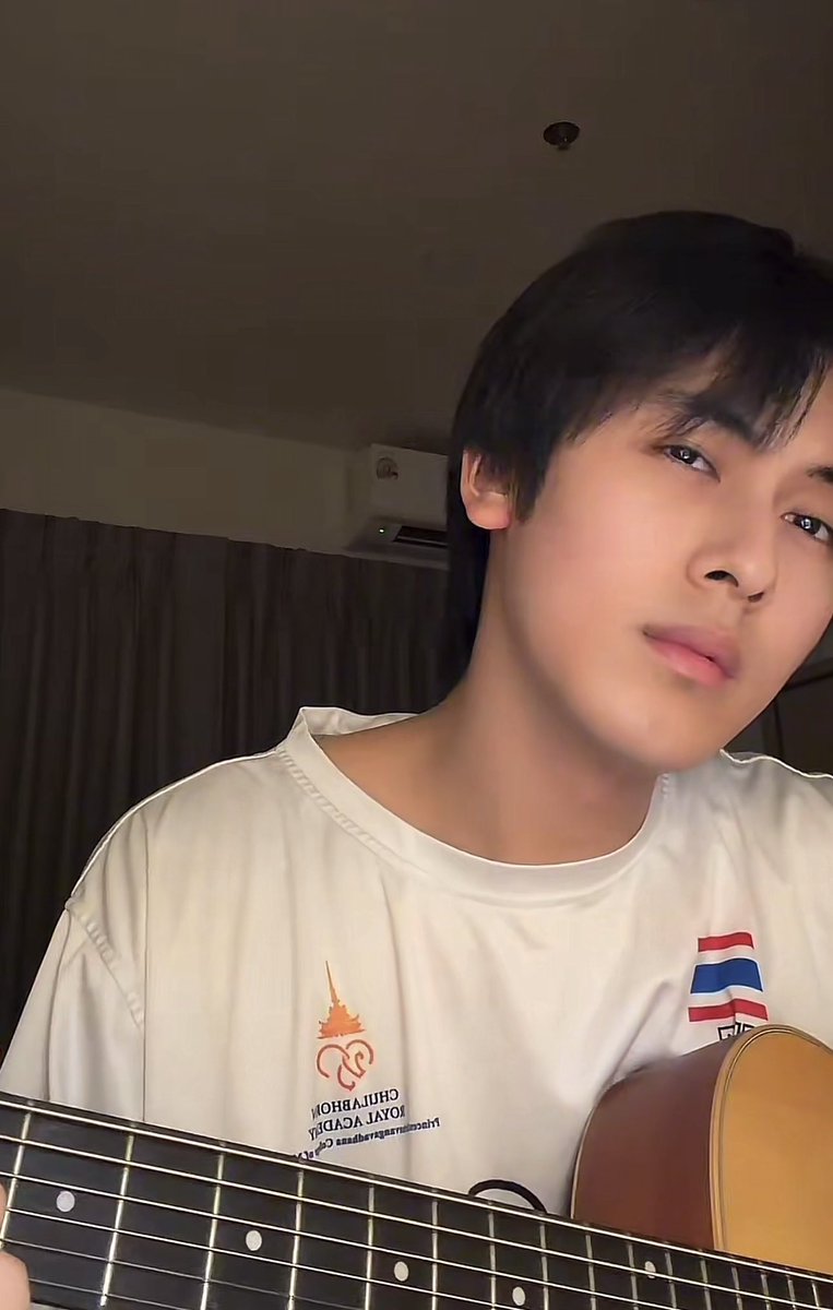 aebigorn's tweet photo. ต้องใช้คำไรวะคือเบ้าหน้านางมันมากกว่าคำว่าหล่อไปไกลมาก https://t.co/AbjLeb8q2G