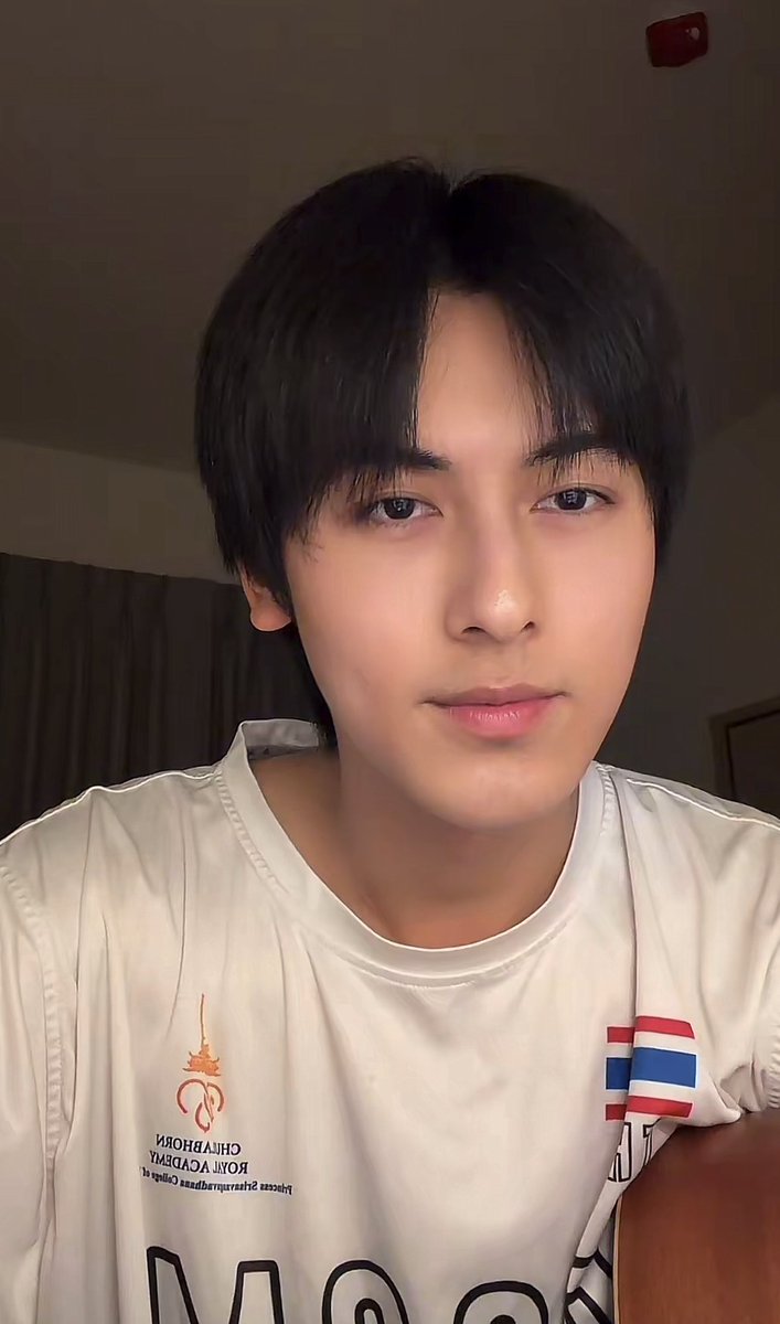 aebigorn's tweet photo. ต้องใช้คำไรวะคือเบ้าหน้านางมันมากกว่าคำว่าหล่อไปไกลมาก https://t.co/AbjLeb8q2G