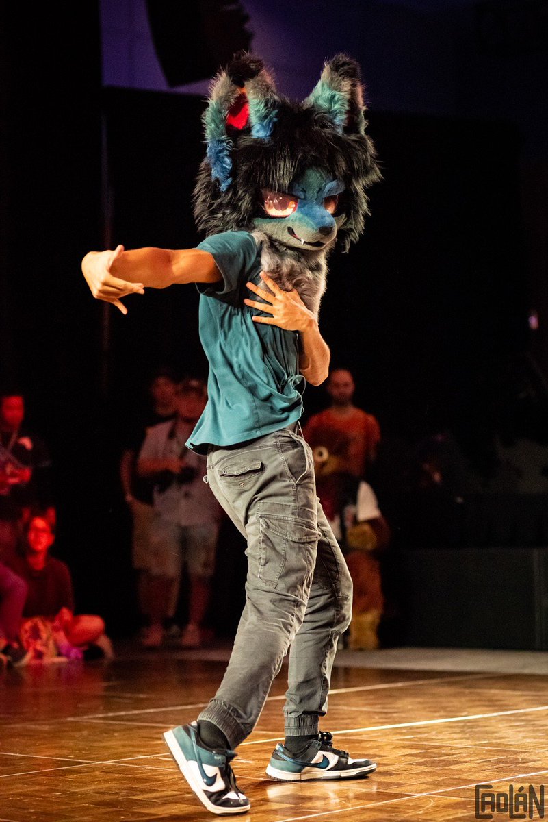 KagesCavern's tweet photo. Krump makes for great fursuit pics

📸@/caolanthestoar on furtrack! https://t.co/VlKqd4OJmo