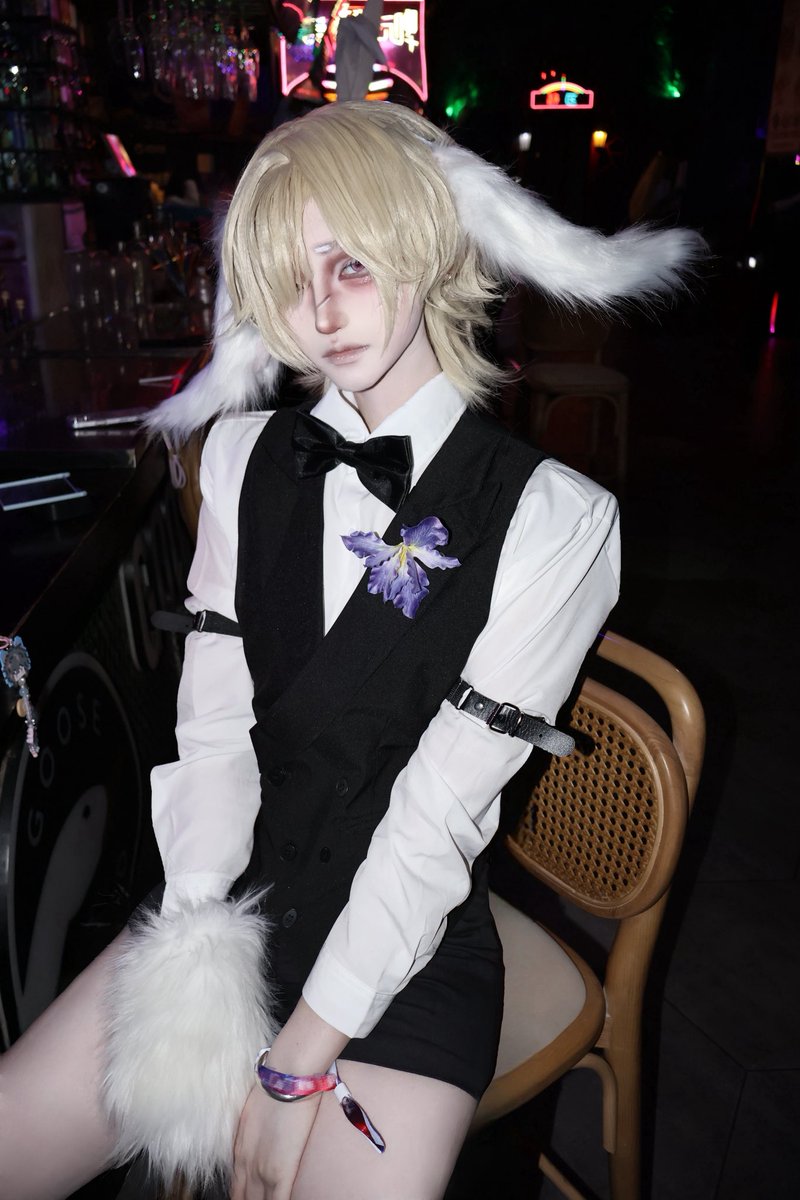 Imhunger2's tweet photo. 美味兔塑🐰#IdentiyV #守墓人 #andrewkreiss https://t.co/GCHtz8b2vb