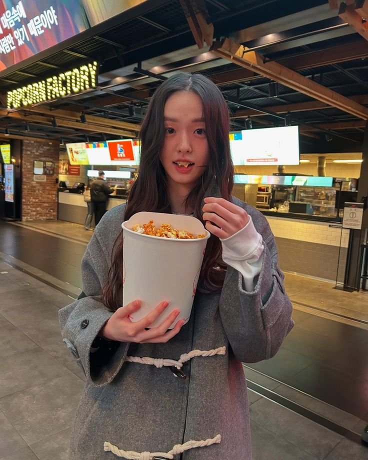 Jliwonpark's tweet photo. @Hokazosno Mau popcorn tidak, dd? https://t.co/32yCHsYcxM
