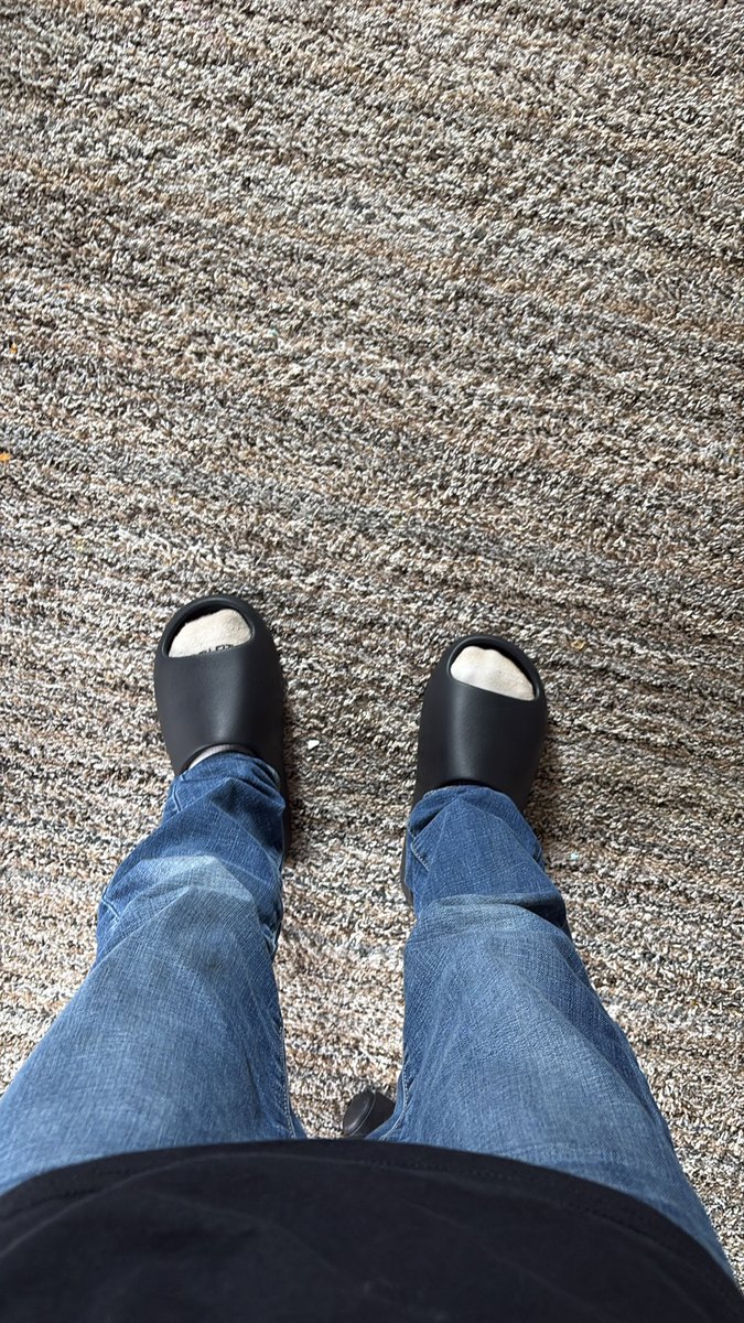 AydenMayle's tweet photo. Best slides ever tho YS-01 go cop these yall got em for my bday @kanyewest https://t.co/MNJugUjcxk