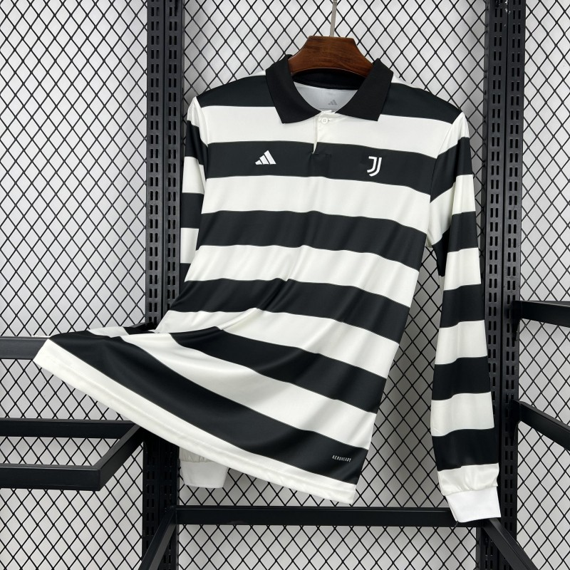 IMPORTAAI's tweet photo. Qual sua opinião para essa camisa da Juventus? 🦓

🟡 Compre pelo Mercado Livre:

🔗 Manga Curta: https://t.co/Dv9M4zgdBL
🔗 Manga Longa: https://t.co/Cb4UdIQifn https://t.co/YfhWV2fQEW