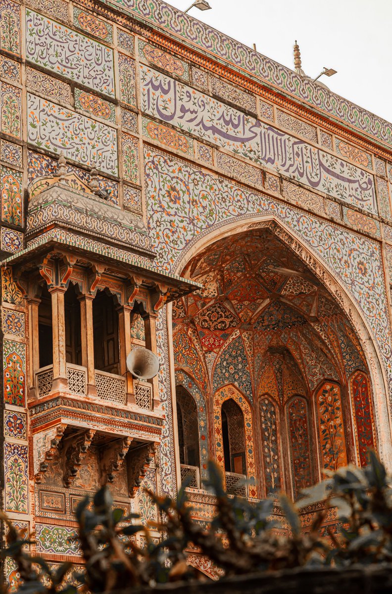 muslimpicture's tweet photo. Wazir Khan Masjid, Lahore, Pakistan. https://t.co/ze5HxL0tJE