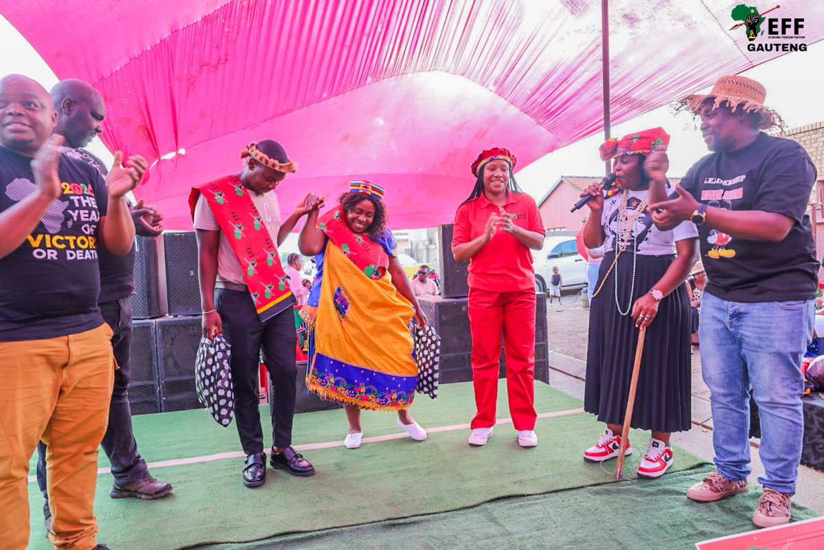 NthabisengTshiv's tweet photo. ♦️In Pictures♦️

We concluded our day in ward 03  joining fighters for the Heritage Day Program held at Winnie Mandela Squatter Camp,Zone 8 where the mayoral candidate in the Ekurhuleni Metro, Nthabiseng Tshivhenga gave a message of support and encouragement towards victory on the 4th of November 2026.

It is crucially important that as leaders of the society we find ourselves everywhere where our people are found and have the ability to be all rounders.

#VoteEFF
@EFFSouthAfrica