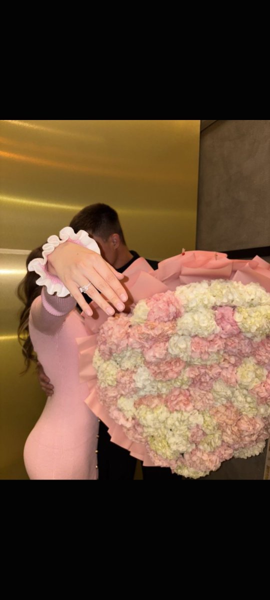 Bloomora80's tweet photo. Beautiful flowers bouquet 🌸🌷💐 https://t.co/jrrRhDQdgG