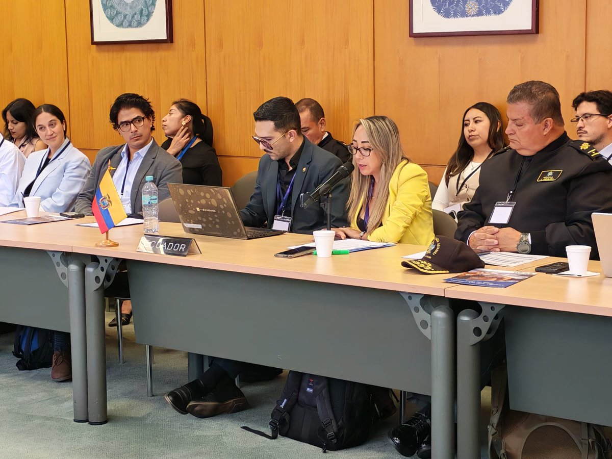 MIT_Ecuador's tweet photo. #Pichincha | La Subsecretaria de Fomento de la Sociedad de la Información y Economía Digital,  Giovanna Córdova, participó en el espacio de diálogo e intercambio de experiencias sobre “Fortalecimiento de la Gestión Aduanera, Facilitación al Comercio y Comercio Electrónico en la Comunidad Andina”, impulsado en el marco de la Comunidad Andina.

Durante su intervención, destacó las oportunidades que ofrece el comercio electrónico para ampliar el acceso de las empresas, especialmente de las MIPYMES, a nuevos mercados, generar mayores opciones para los consumidores y contribuir a la productividad y competitividad del país.

La articulación regional es fundamental para fortalecer el ecosistema digital y avanzar hacia una región más conectada e integrada, generando nuevas oportunidades para las empresas y los ciudadanos.