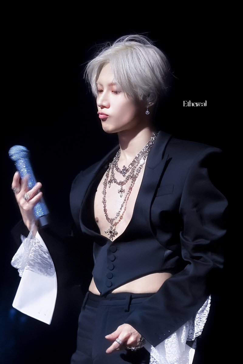 Ethereal_718's tweet photo. 260919 TAEMIN WORLD TOUR <LiMiNaL> in SEOUL

🎤👀

#태민 #TAEMIN #テミン #泰民
#TAEMIN_LiMiNaL https://t.co/6NqRRHJZHw