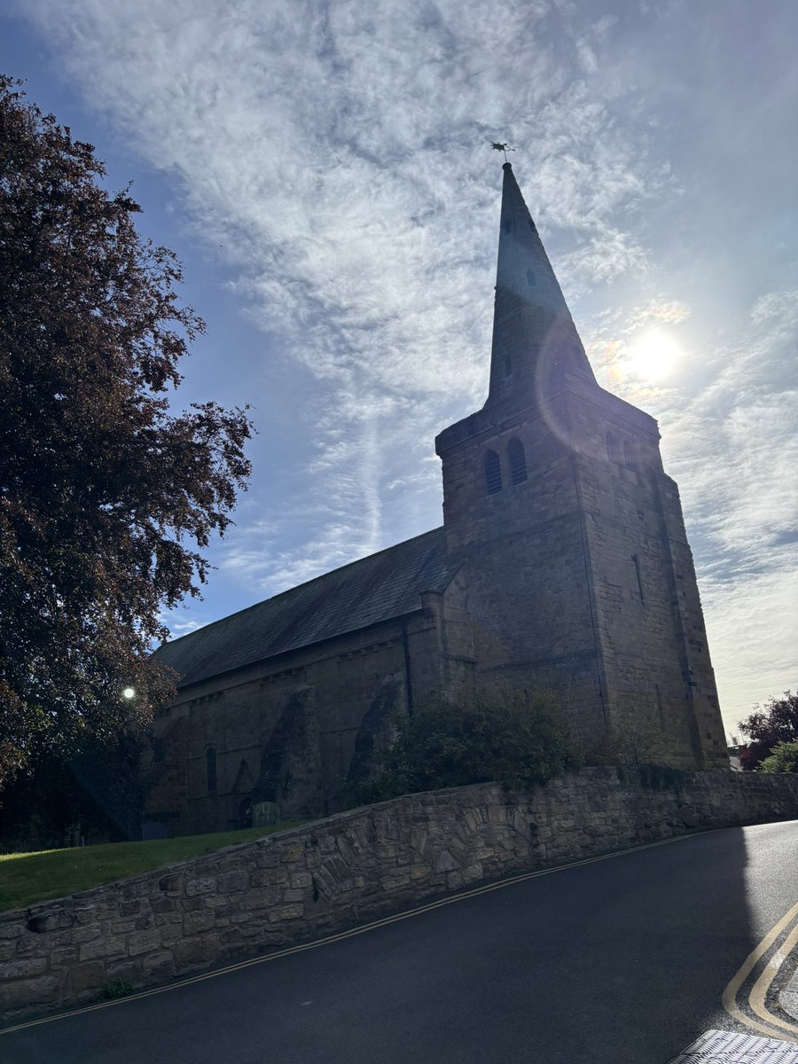 NicPrice22's tweet photo. The lovely village of Warkworth π #ArthurOnTour @Price27P https://t.co/RIaVf8tRd7