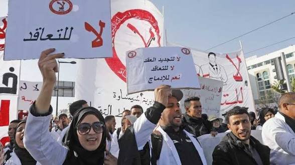 libertarian_mor's tweet photo. منساوش نهار لوبي الأساتذة دافع على المصالح الضيقة ديالهوم ورفضوا التعاقد وعرقلو تطوير التعليم وعرقلو الجهوية الموسعة بسباب الأنانية ظيالهوم باش يبقاو يقولو الجملة الشهيرة "قرا ولا متقراش انا صالير ديالي طالع طالع" https://t.co/6ICB36YBUm