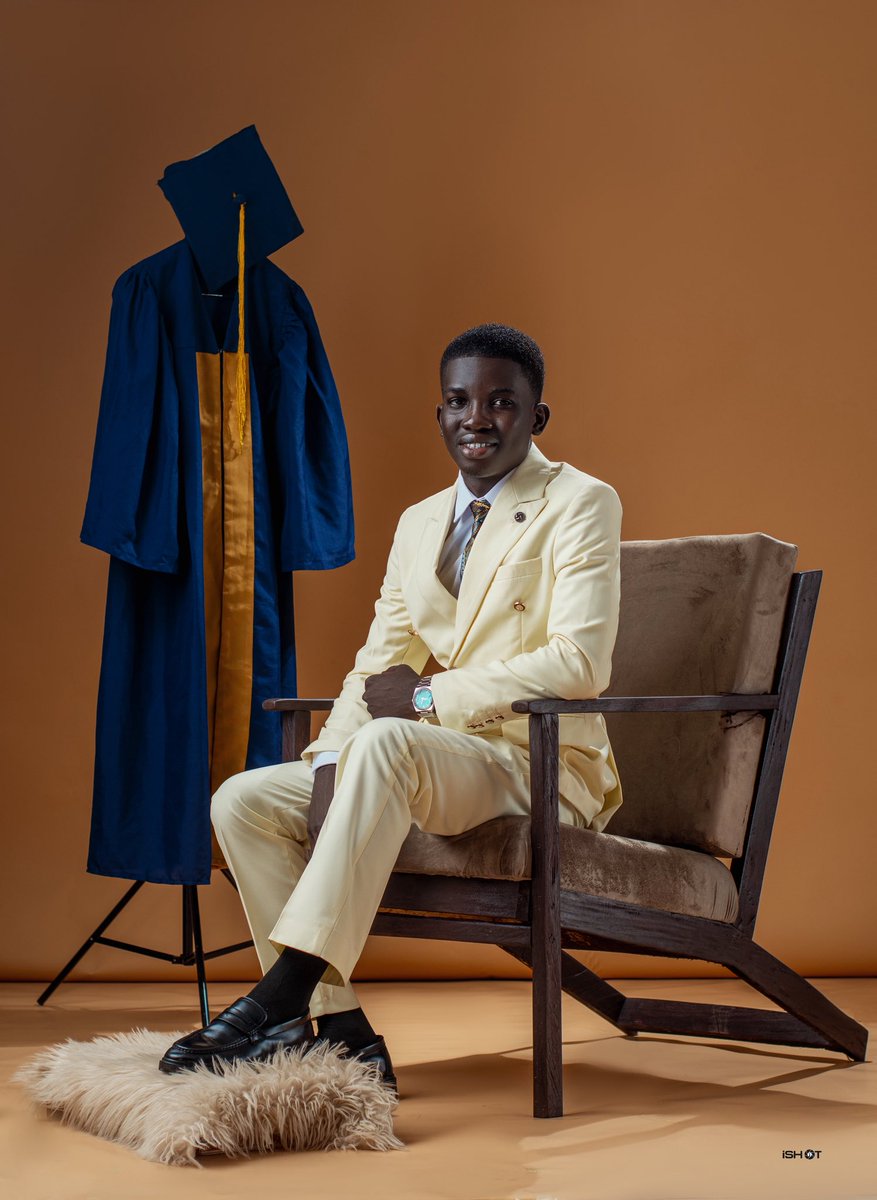 JohnFafiolu's tweet photo. REINTRODUCING 
FAFIOLU JOHN OLUKAYODE 
BSC. STATISTICS 
🎖️FIRST CLASS HONORS 

FIRST EVER IN THE DEPARTMENT!

It will only be good from here ❤️ https://t.co/l9yxEvMx2o