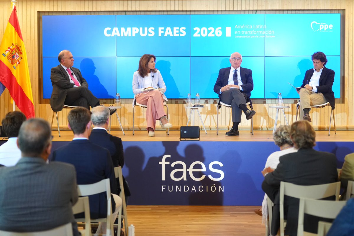 FundacionFaes's tweet photo. 📝 @zarzalejosj, Nuria González, y Cristian Pizarro Allard, han participado en la mesa redonda El Estado de derecho, pilar de la democracia liberal en Europa e Iberoamérica, moderada por Javier Redondo. https://t.co/DJDTokNJ8D