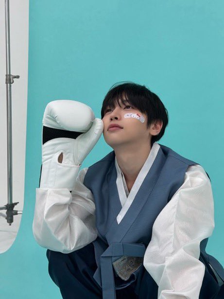 p_un_ch's tweet photo. 헬로우 장모(님) https://t.co/K6sx6xDQba