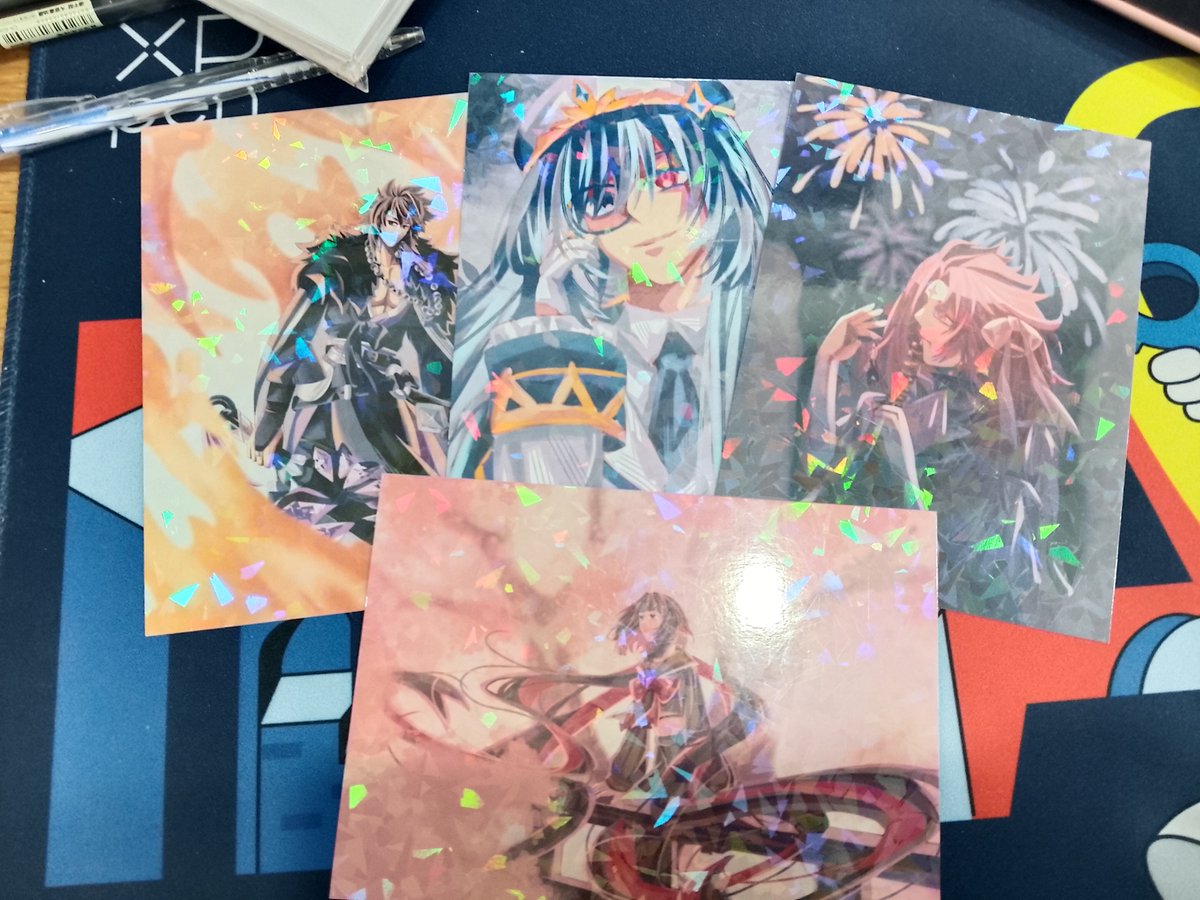 hmi_uwu's tweet photo. For my fanmerch project
Maybe will have 2 sets of pc
Pearlescent paper pc, and holo pc
Think i will put 10-15 pc for each set
#그랜드체이스 #GrandChase https://t.co/mH8uqxMowL