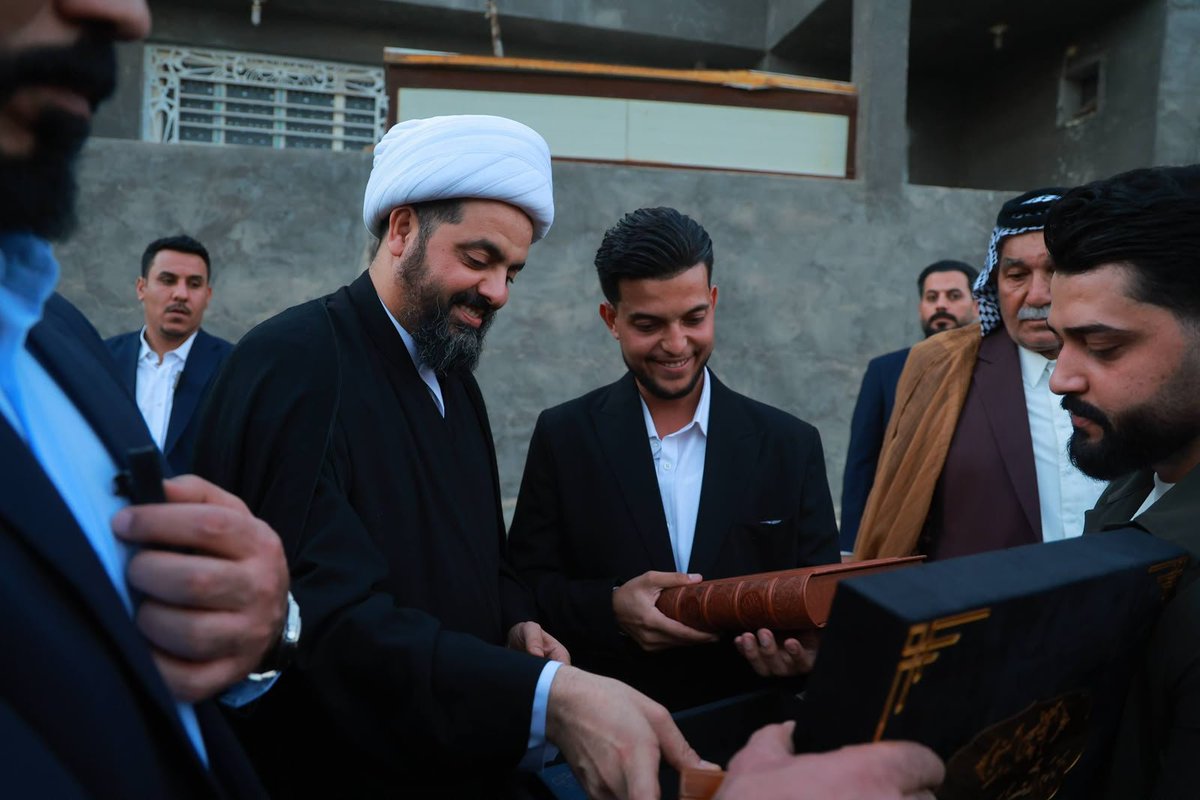 pu0dx's tweet photo. في أجواء يسودها الفرح والسرور، وفي لفتة إنسانية كريمة، لبّى سماحة الشيخ الأمين  دعوة الشاب "أبو تراب" ، نجل الشهيد القائد السيد أحمد الشجيري، حضور حفل زفافه، في محافظة بابل، قضاء الهاشمي. https://t.co/j2d5oFsDhK