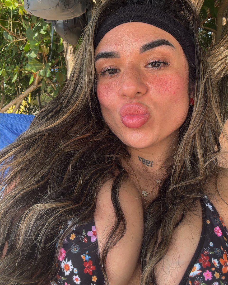 lizoficialz's tweet photo. baby, tú resalta' entre la multitud 💋😋 https://t.co/e3aqwi23KV