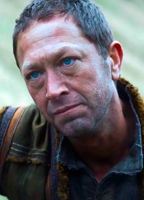 HollywoodHandle's tweet photo. Ebon Moss-Bachrach is in final talks to play Kelso in ‘HEAT 2.’

(Via: https://t.co/0AENzyP2uI) https://t.co/Sqa3DRfvCV