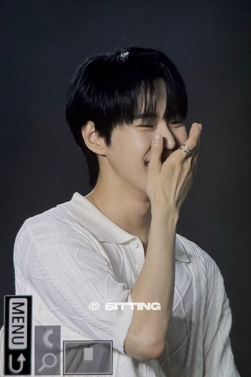 ursidedy's tweet photo. 누가 그렇게 이쁘게 웃으래 https://t.co/DDz2hECyXy