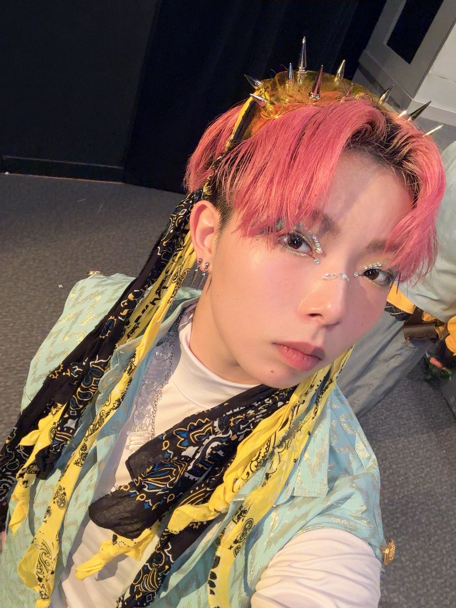 yarimizu_actor's tweet photo. 遅ればせながら💦

 #すたぁじあ 
めっちゃか#️⃣
公開ゲネプロと初日ありがとうございました！！

もう最高に楽しかった！
皆様いかがだったでしょうか？

久々お会いできた方もいてほんとに最高な瞬間ででした！

明日は
開場18:15~
開演19:00~
のソワレ公演です！

まだお席あります！ぜひ！

ロット https://t.co/A8duFvnIoA