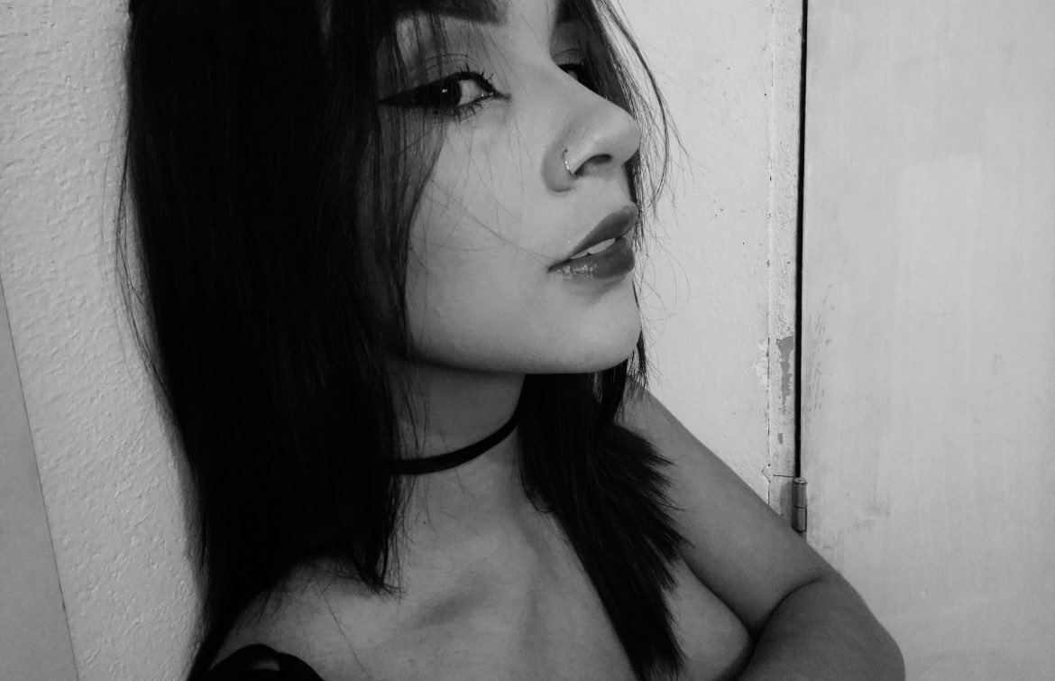 rinaston's tweet photo. n creio q perdi a oportunidade de ser uma bissexual amostradinha ontem na #bivisibilityday https://t.co/FRBSCVWyc3
