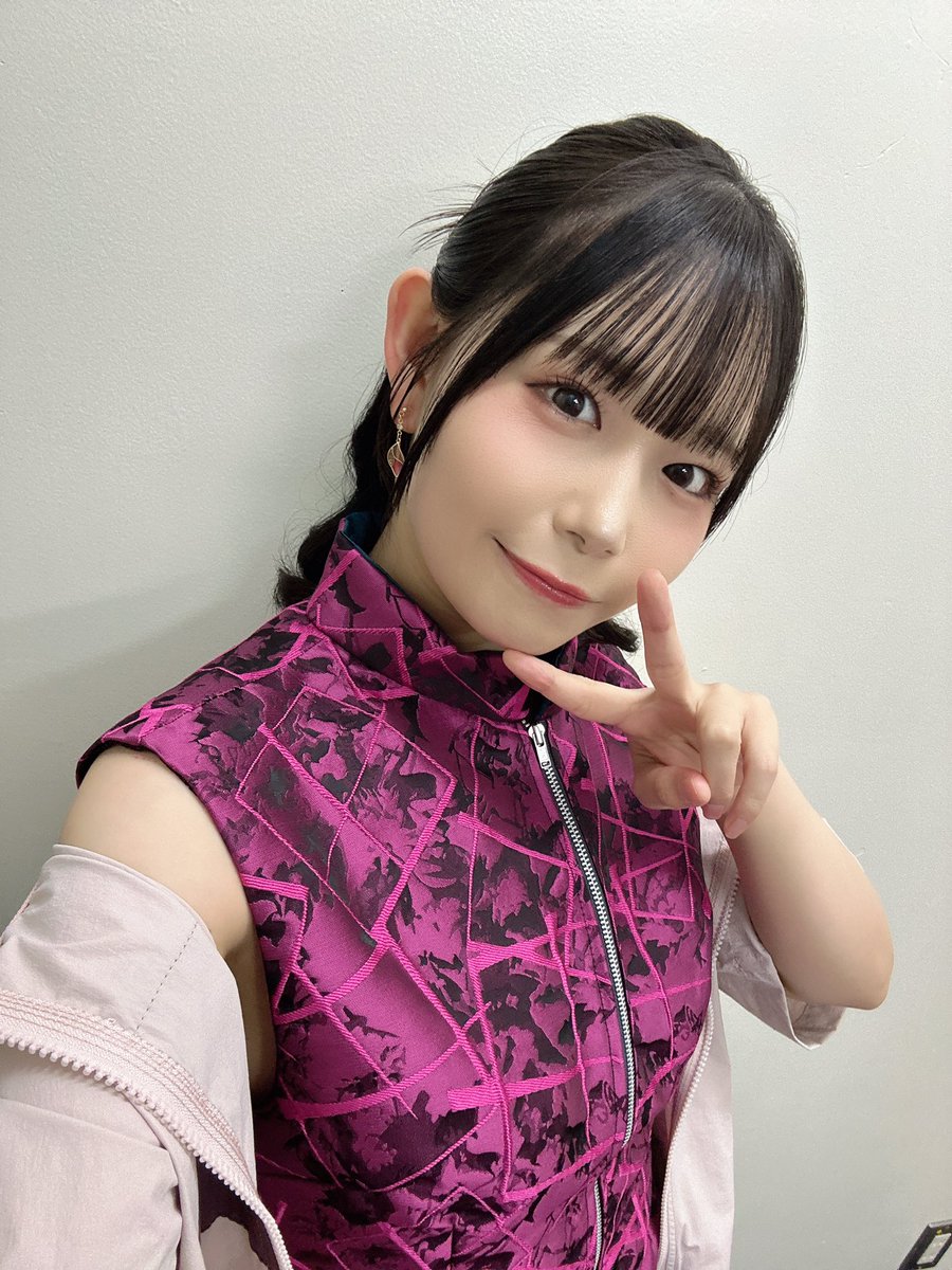 kohinatamika's tweet photo. 夜遅くに沢山投稿してしまいすみません😭
遅くなってしまいましたが
#舞台AIBy ２日目ご観劇ありがとうございました🦋

カテコ撮影会の様子も載せてくれてありがとう☺️見てるよ☺️

明日は1公演。最後まで大切に大切に思いをのせてまいります。
ご観劇予定の皆様、よろしくお願いいたします！！ https://t.co/sHfqPfJwba