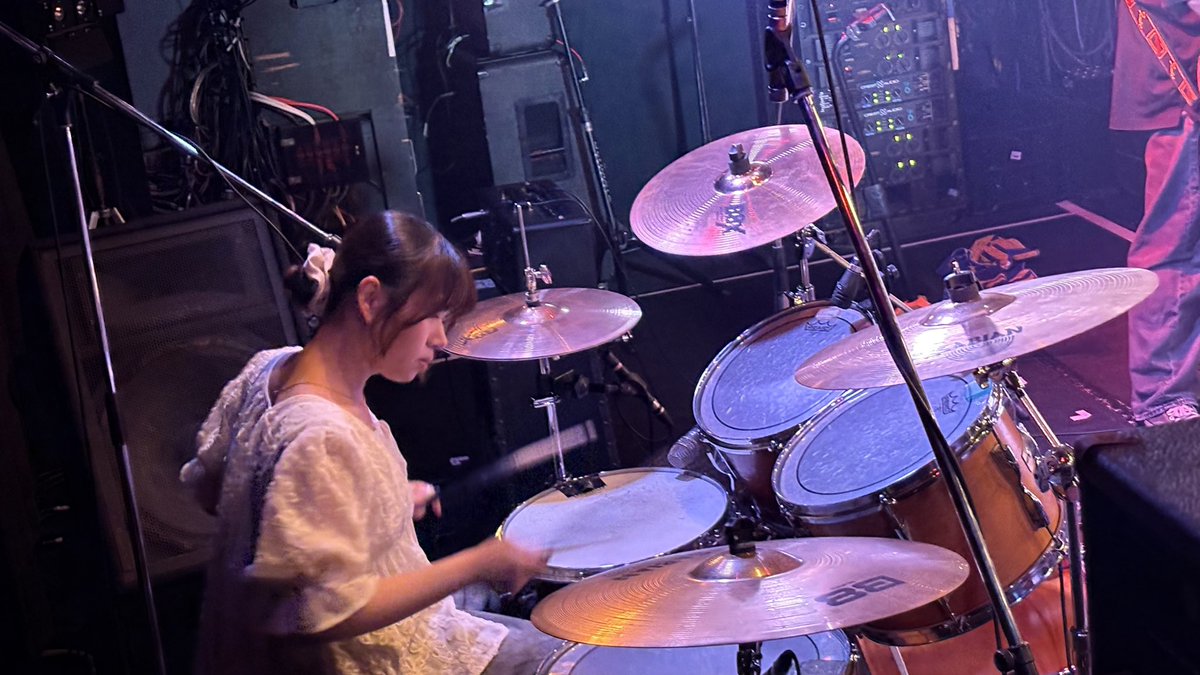 TDC_bigsmile's tweet photo. 【写真で振り返るUP TO YOU!!!】
⭐️海月日記⭐️
佐賀の新しいバンド②
めちゃくちゃ良かった！
Vo.コノハちゃんの弾き語りで聴いていた曲は、バンドだとこうなるのかーとか楽しみながら見てた！

良すぎ！！！
いっぱいライブ見たい！！ https://t.co/SQMqGfMgx3