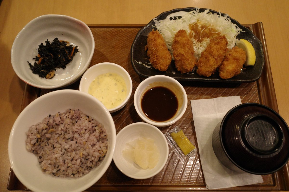 stimchn's tweet photo. ガストで牡蠣食う私。🦪
亜鉛で元気になるかしら？ https://t.co/O0R2PthxwS