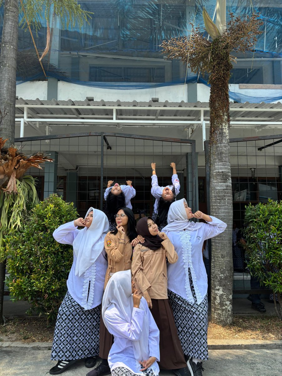 berbihanyut's tweet photo. eh gemees banget kelompok sangga akuu 🧍🏻‍♀️✌🏻✌🏻❤️ https://t.co/UMnxlSz6ZV