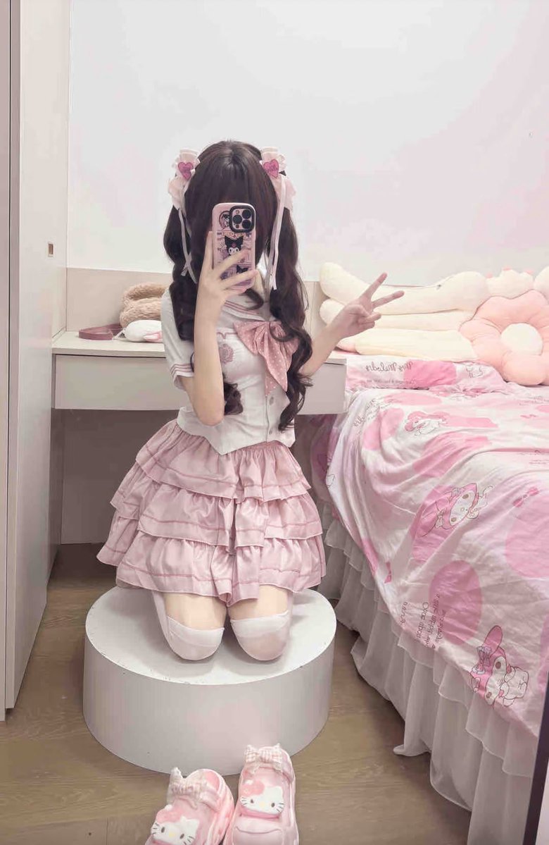 danielle56ok3's tweet photo. 开始上供，有人在意吗！！

有人想锐评一下我和闺蜜的福嘛 🥹   

粉粉嫩嫩

不要🚪赶紧看，我要删了… https://t.co/rBDmYQ6QlI
