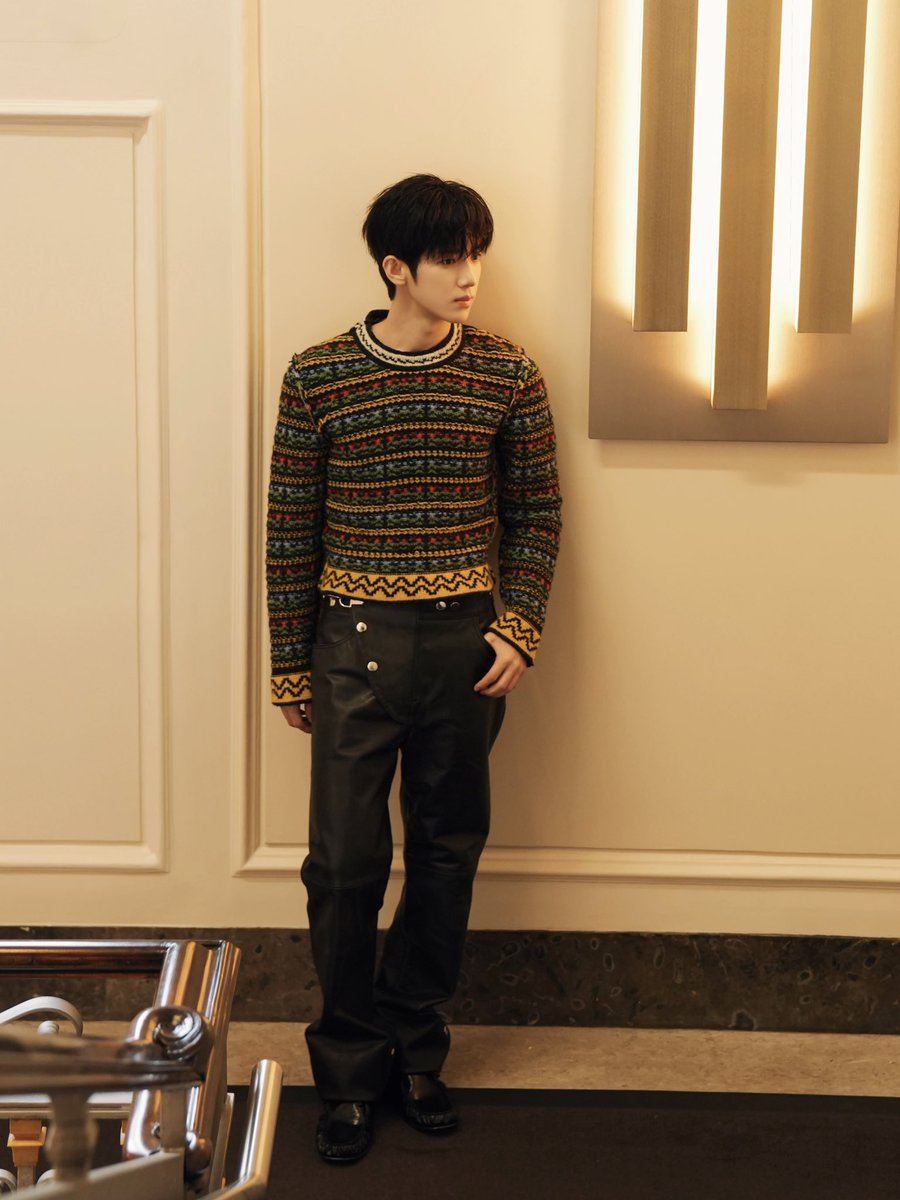 il_lumi_nant's tweet photo. Milan must be regretting letting its prince go already. Park Siwoo arrived, stole everyone’s heart, and left the city a little less charming without him.

PARK SIWOO AT MARNI MFWSS27
#PARKSIWOOxMARNI
#PARKSIWOOxMARNIFWSS27
#PARKSIWOO #박시우 https://t.co/OC6Ih8qPii