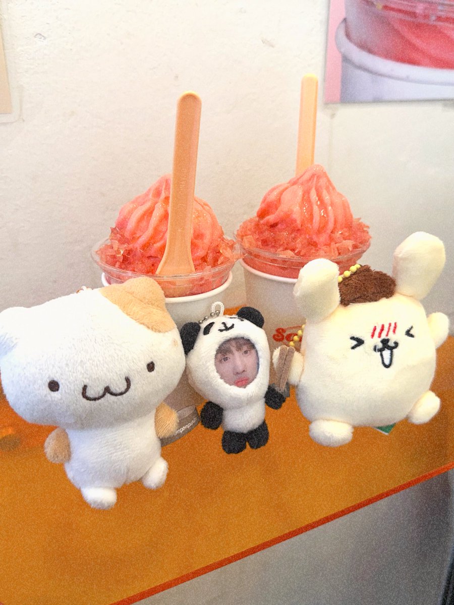 Juudyy_21's tweet photo. 성수 소프트바 꿀자몽 안먹어본사람들잇으면진짜죽기전에먹어봐야돼그냥자몽아이스크림아니냐라고할수도잇지만응아뤼고 달름 정말달르고 완벽한맛임 또라이야이거는또라이라고 아눈물날꺼같애 잘지내지.. https://t.co/TIAGbE7U3t