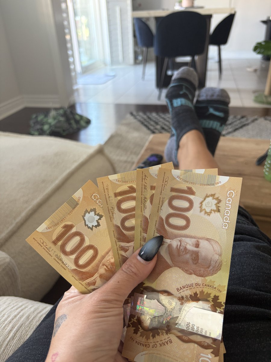spoiljordxn's tweet photo. Drained my new finsub yesterday and I know he’s already craving the next time he gets the honour of being wrecked by Goddess Jordyn ⭐️✨👸🏻💵 https://t.co/6P9AWpdDaa