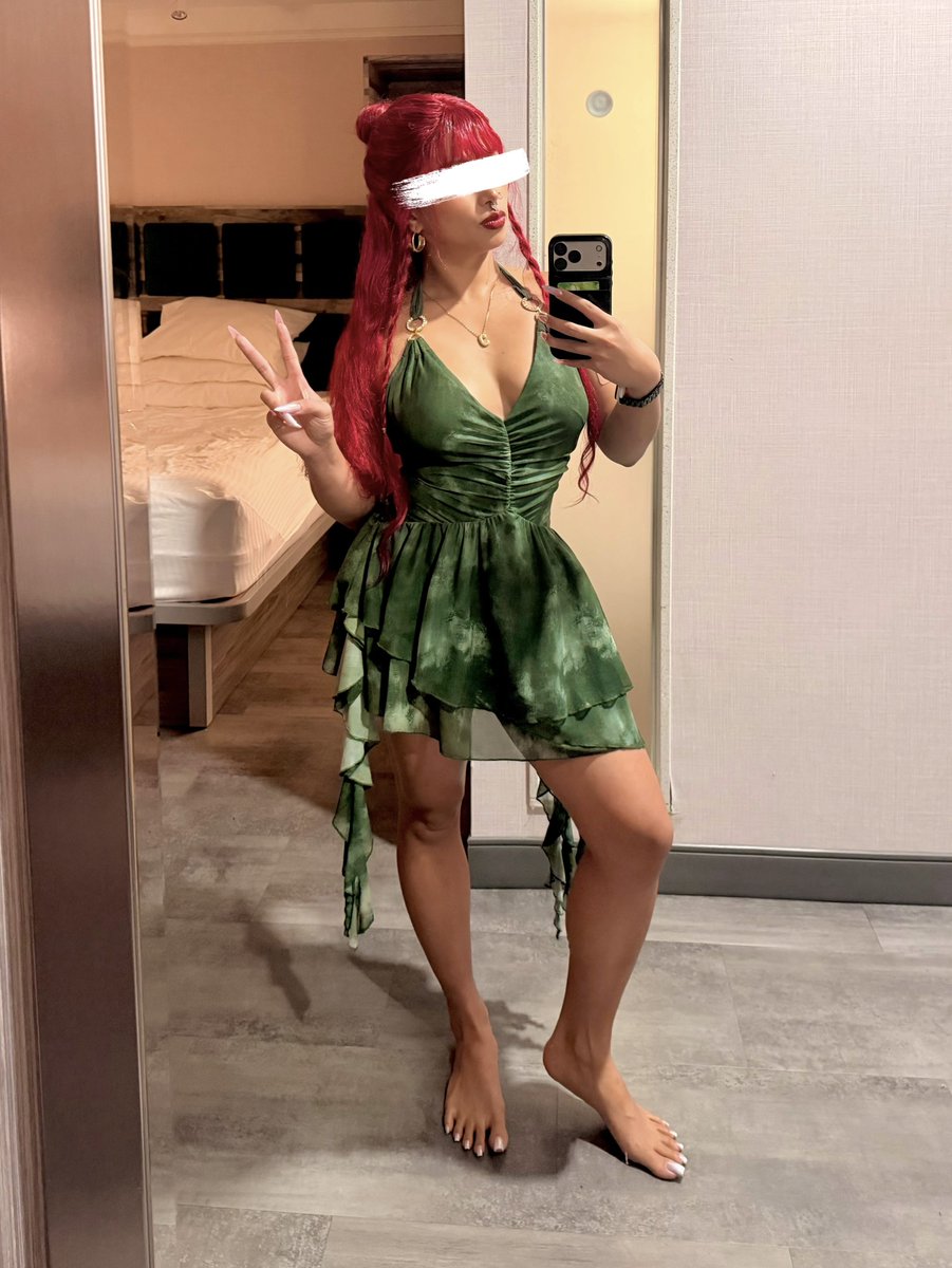 Thee_Celeste's tweet photo. Successful last 3 days of sssns, and finally back home 🇨🇦 Thank you to everyone who came and put in so much effort; some drove for hours or took a long ass flight from another state/country, just to see me! I rly appreciate you &amp; I hope I gave you all an amazing + enjoyable time— https://t.co/Wzxz2VlHem