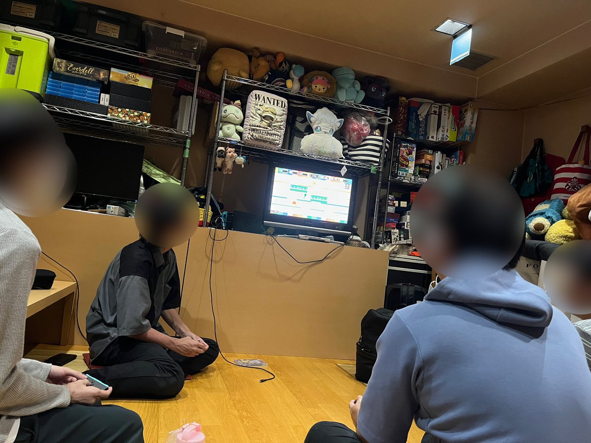 onimasa0904's tweet photo. みんなでテレビゲームした〜🎮✨
昔よく友だちの家に集まって
パーティゲームしてたの思い出した📺☺️

勝った負けたで騒いだり、
ミスしてみんなで笑ったり😂
やっぱりこういうワチャワチャする遊び楽しい🎶

ゲーム詳しくなくても、みんなで遊ぶの好きな人ならぜひ一緒に☺️🎮✨ https://t.co/Lf1YDv305W