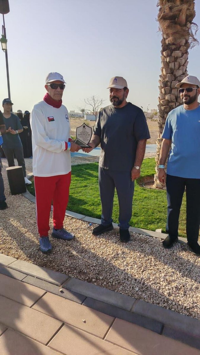 Adventure9955's tweet photo. شارك الفريق مساء اليوم تحت رعاية سعادة الشيخ نائب والي عبري بممشى حي النهضه في فعالية الشهر العماني لسلامة المرضى  تحت شعار الرعاية الآمنه للأمراض غير الساريه المنظم من قبل المديرية العامه للخدمات الصحيه بمحافظة الظاهره مستشفى عبري https://t.co/lfAbOXGzjQ