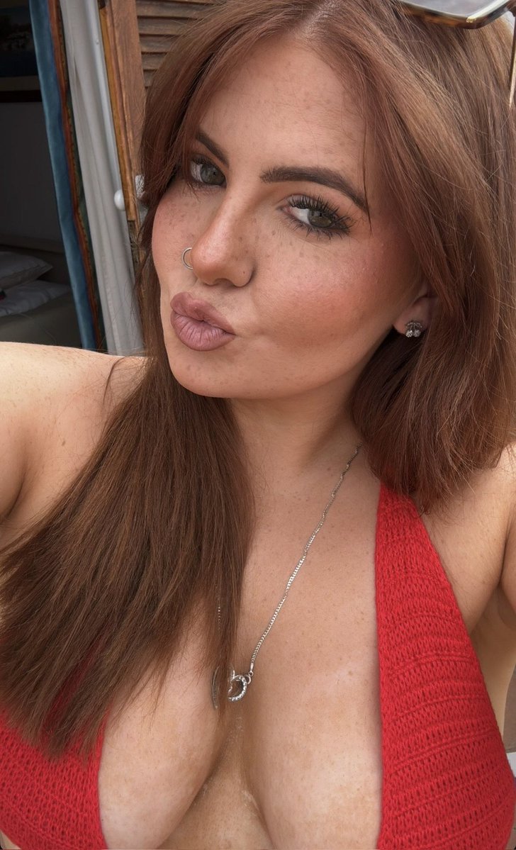 dannnoo33040's tweet photo. 9/10 over all 
9.5/10 tits
8.5/10 face 
8.5/10 ass 
Uk sister her cuck wanted me to expose her busty tity sister, if you want me to rate your irls dm me https://t.co/1oQyj4fmbb