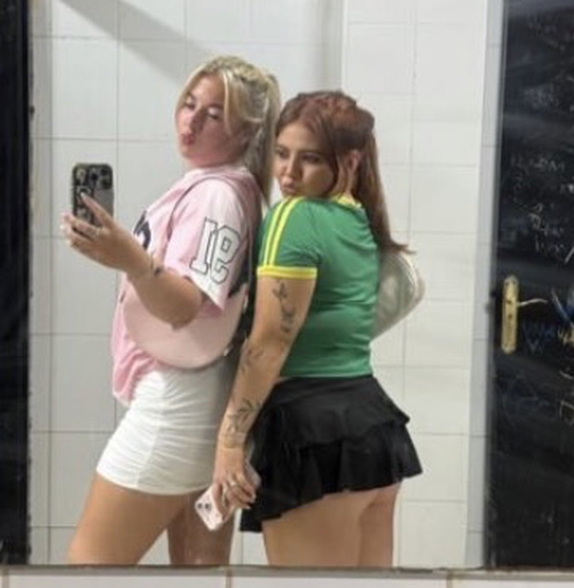 dannnoo33040's tweet photo. 9/10 over all 
9.5/10 tits
8.5/10 face 
8.5/10 ass 
Uk sister her cuck wanted me to expose her busty tity sister, if you want me to rate your irls dm me https://t.co/1oQyj4fmbb