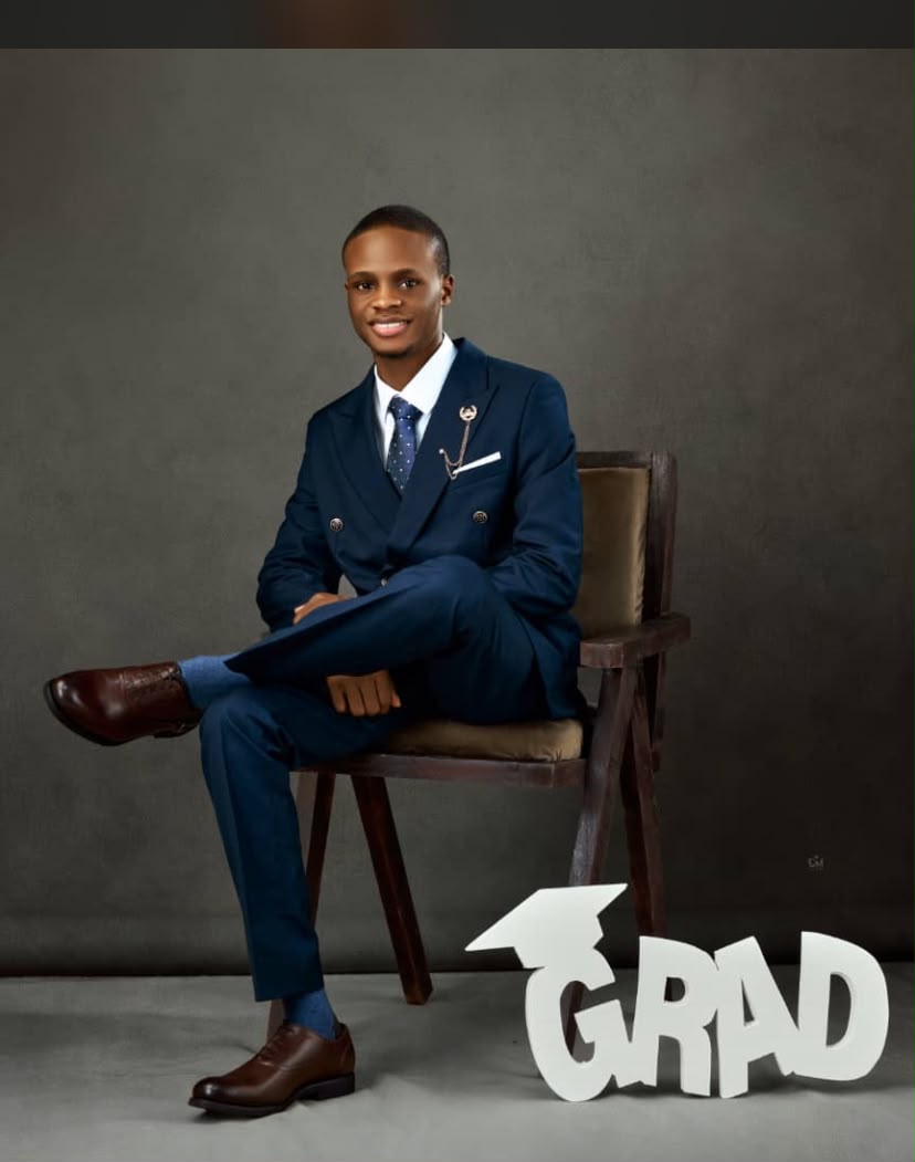 thegodkind_d's tweet photo. In the spirit of academic Validation, I'm pleased to present to you the Overall Best graduating student, Osun state University 

Agboola Pius Oluwaferanmi, Mechanical Engineering graduate with a CGPA of 4.91🔥 https://t.co/700pnDGwjX