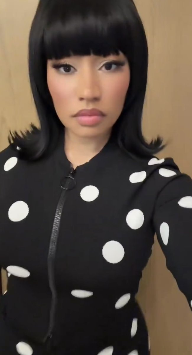 TopnotchKenn's tweet photo. Bow down to your mother 🖤 https://t.co/qJL1KevLGa